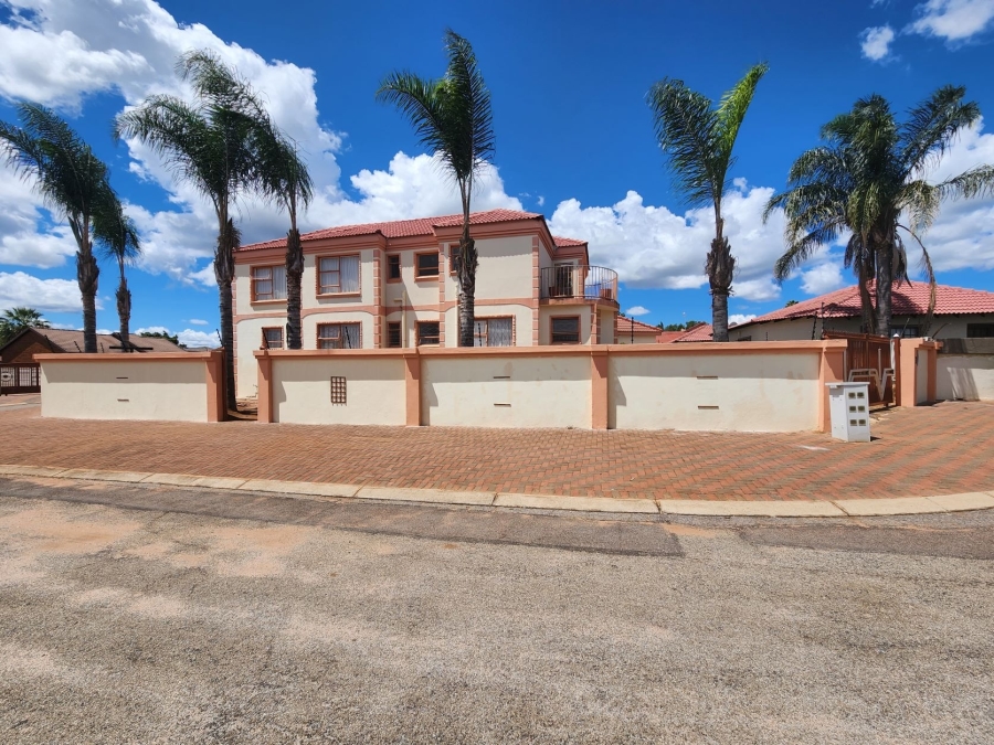 6 Bedroom Property for Sale in Flora Park Northern Cape